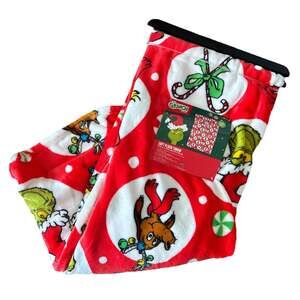 Dr. Seuss The Grinch Red Throw Blanket 50”x70” Max Christmas Cindy Lou Who NEW